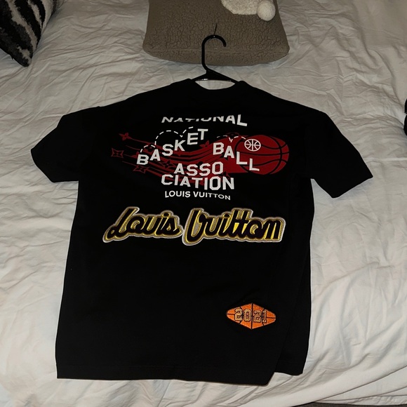 LOUIS VUITTON X NBA Multi Logo Black T-Shirt M - Picture 3 of 3